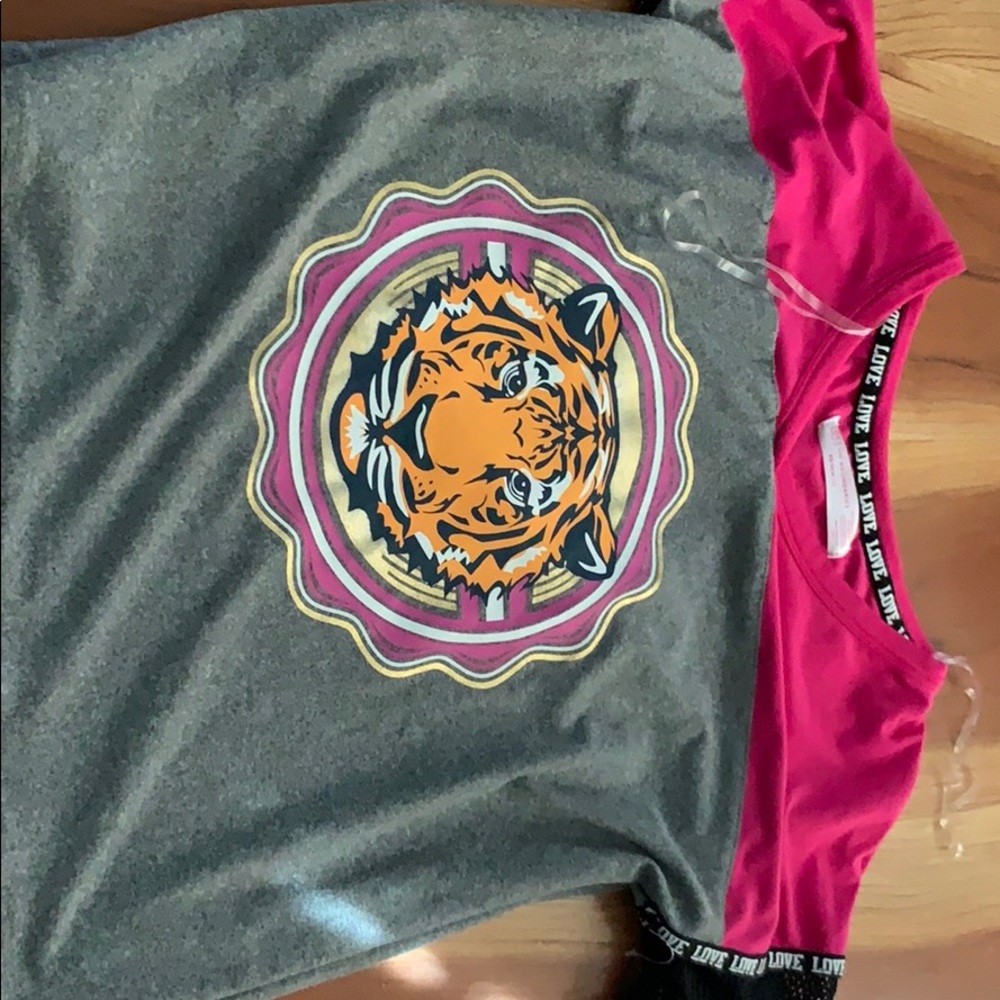 Tiger shirt with mesh sleeves
